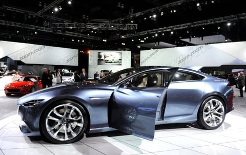 Los fabricantes de vehículos han recuperado el optimismo en el Salón del Automóvil de Los Ángeles, que  abrió sus puertas a los medios de comunicación, tras casi dos años dominados por los sobresaltos y las malas noticias.