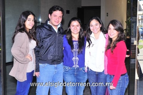 18112010 Sofía Barraza y Ana Laura Arroyo.