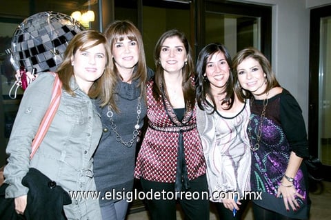 19112010 Susana González, Ana Lamberta, Mirita Bredée, Ángela García y Paola Lamberta.