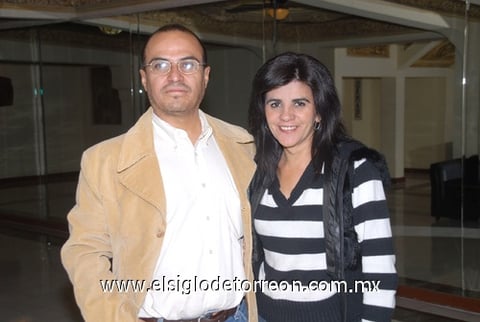 18112010 Luis Solares y Gaby Bárcena.