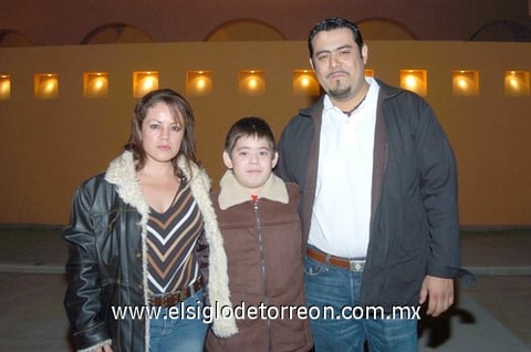 18112010 Ana Hilda Enríquez, Luis David y David Hernández.  EL SIGLO DE TORREÓN/ JESÚS HERNÁNDEZ