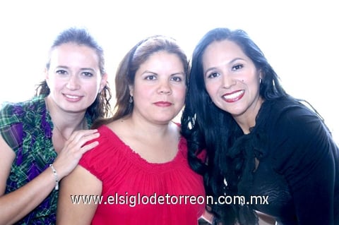 19112010 Lety Cansino, Lily Posada y Laura Padilla.