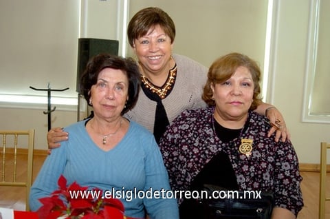 19112010 Ome de Atilano, Jose de Ruiz y Elvita de González.