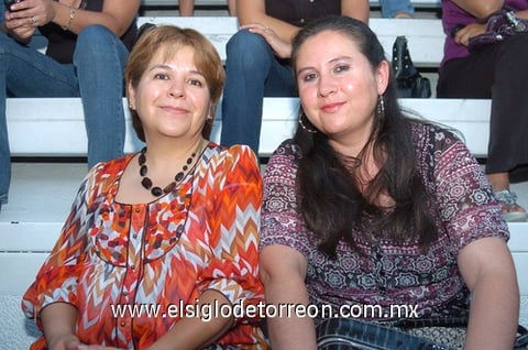 18112010 Flora González y Verónica Ramírez.