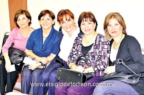 21112010 Martha Irene Flores, Georgina Flores, Dora Flores, Meche Flores e Ileana Dávila.