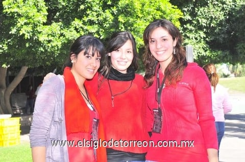 23112010 Brenda Mercado, Bárbara Campa y Ana Lucía Sandoval.