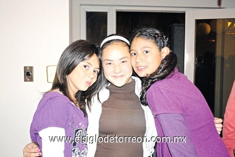 24112010 Miroslava, Sofía y Cristina acudieron a reciente festejo de cumpleaños.