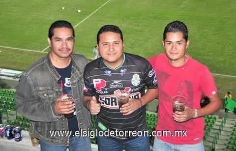25112010 Luis Salazar, Érick Uribe y Luis Lugo.