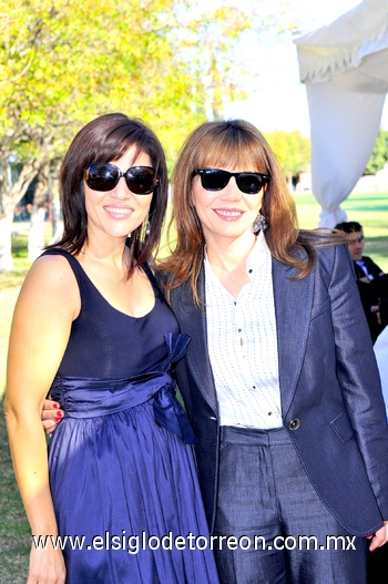 26112010 Asistentes. Lourdes y Terali.