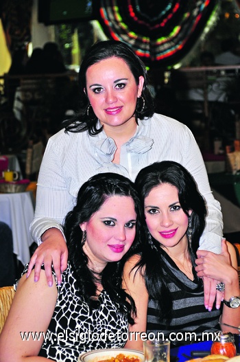 28112010 Rosy, Laura y Ana Sofía Jaik.