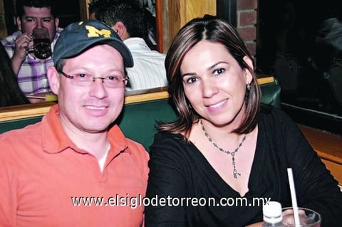 28112010 Carlos Márquez y Marissa Limones.