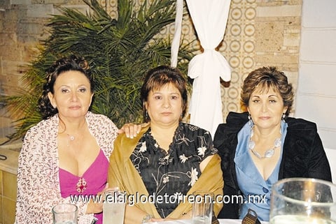 28112010 Cristina de Galván, Blanca de González y Lupita de Solórzano.