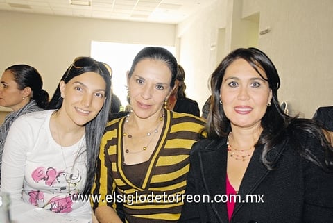 28112010 Pilar Morales, Mayte de Casados y Brenda de González.