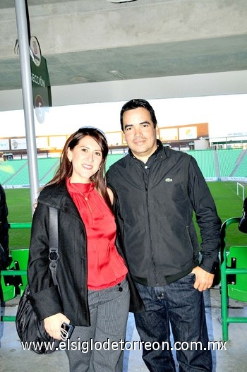30112010 Lupita Pérez y Enrique González.