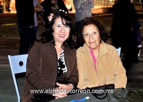 30112010 Rocío y Consuelo.  EL SIGLO DE TORREÓN / ÉRICK SOTOMAYOR