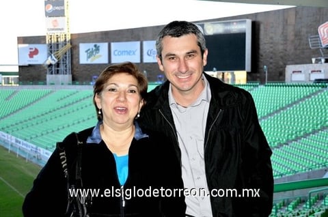 01122010 María Luisa y Benny.
