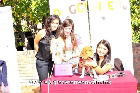 02122010 Mary Tere Urbina, Carol Fernández y Kali Ramírez.