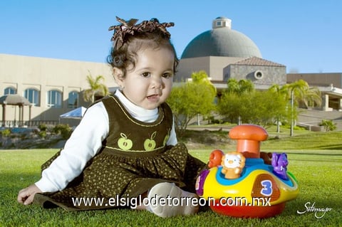 05122010 Muy contenta la pequeña Luciana Valdemar González Talamantes fue homenajeada con una divertida fiesta de cumpleaños.- Érick Sotomayor Fotografía