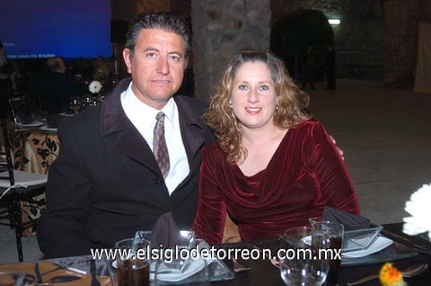 05122010 Érika Escamilla y Anwar Acosta.