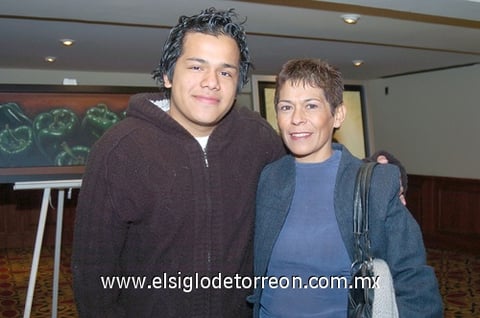 05122010 Alex Anaya y Leticia Bobadí.
