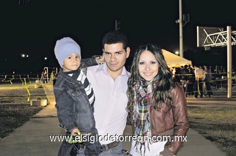 Paquito Arroyo, Eugenio Sandoval y Claudia Olvera.