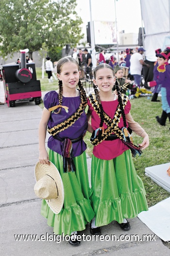 Manuela y Mariela.