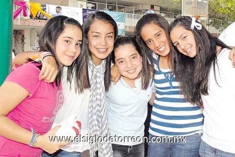 Ana Silvia, Cristy, Juanis, Selenia y Nadia.