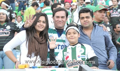 Ana Esther y Luis Ángel Cigarroa, el 'Peque' y Jorge.