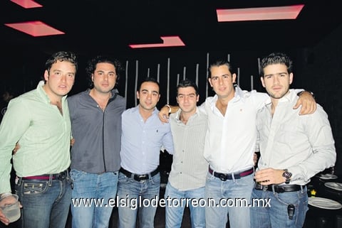 Beto, Esteban, Wicho, Bernardo, Víctor y Alejandro.