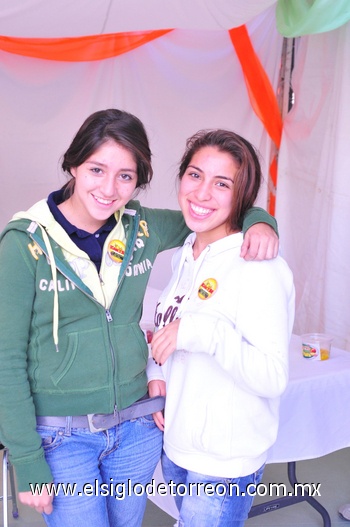 07122010 Victoria Márquez y Marlene de la Torre.