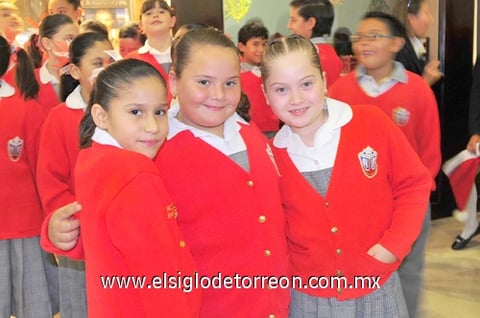 07122010 Britney, Anilú y Valeria.