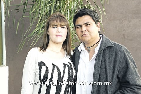 07122010 Astrid Carbajal y Carlos López.