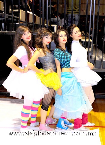 08122010 Natalia González, mimo Erón Vargas e Isabel Jiménez.