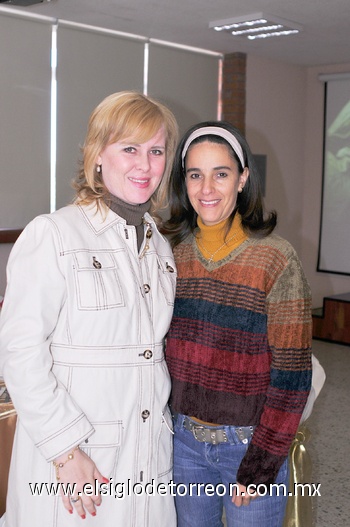 09122010 Mayte López y Marcela González.