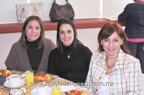 09122010 Laura Félix, Claudia Magaña y Selene Martínez.