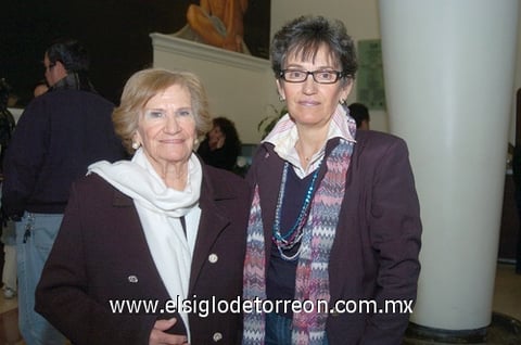09122010 Josefina de la Garza y Guadalupe Velasco.