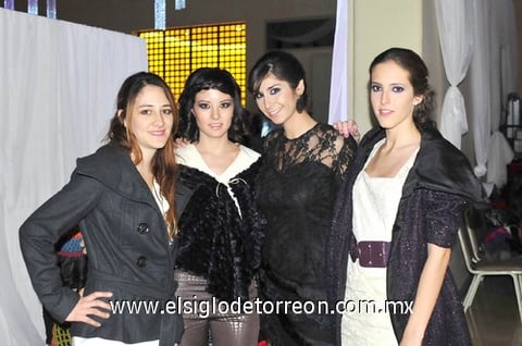 11122010 Laurencia Leal, Elisa López, Karlita Flores y Mariana Quintero.