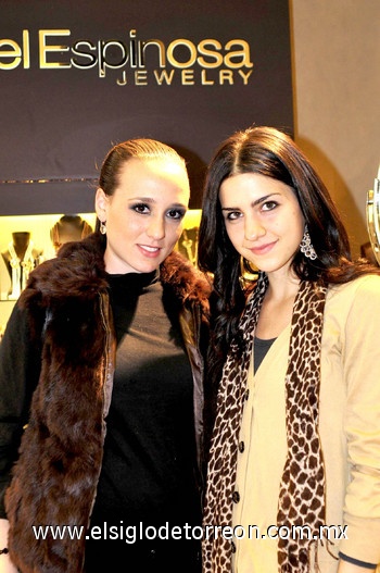 12122010 Valeria Córdoba y Sofía Murra.