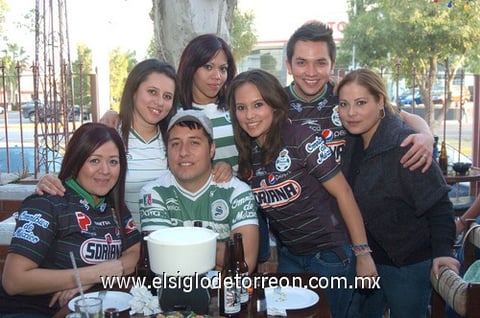 11122010 Diana, César, Alejandra, Karina, Jimmy, Vicky y Martha.