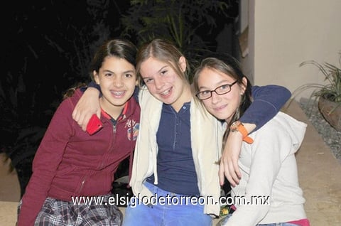11122010 María Luisa Hernández y Sara Betancourt.