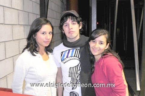 11122010 Yolanda, Omar y Laidy.