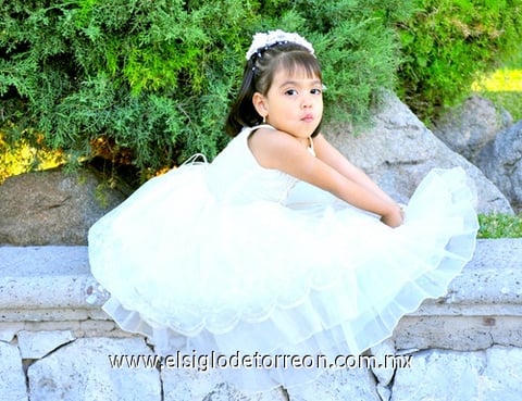 12122010 Tres años. Camila Michell Navarro García fue festejada con motivo de sus tres años de vida.