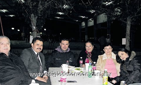 12122010 Los maestros durante la convivencia.