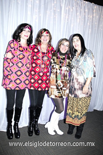 12122010 Elena, Malena, Gloria y Oliva.