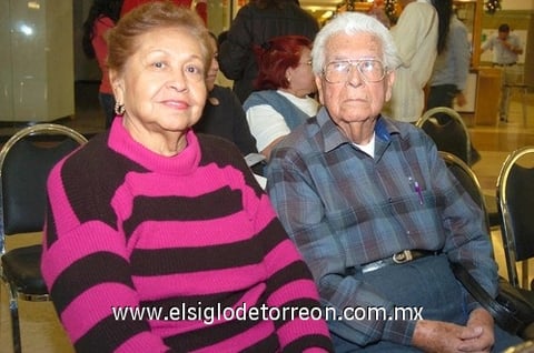 12122010 Ana María de Cárdenas y Agustín Cárdenas.