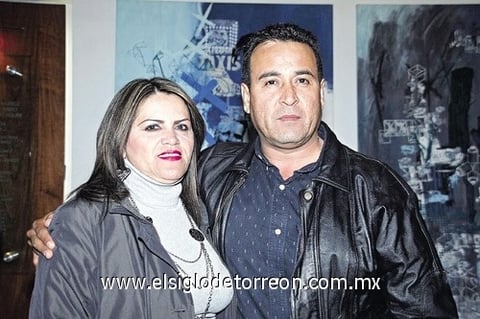 12122010 Blanca Castro y Armando Escobar.