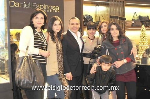 12122010 Guille, Sofía, Daniel, Nurya, Nury, Anabel y Anuar. EL SIGLO DE TORREÓN / ÉRICK SOTOMAYOR