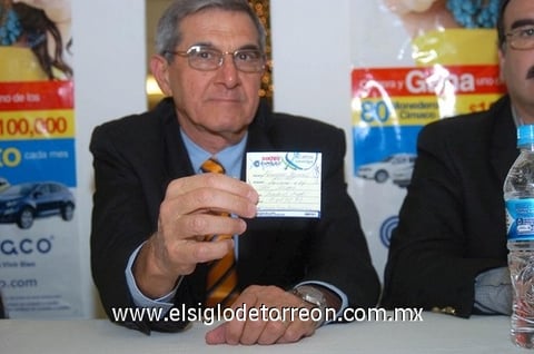 12122010 Uno a uno fueron mostrados los boletos ganadores.