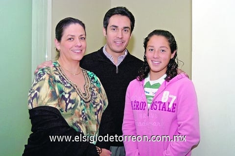 12122010 Susana, Carlos Gregorio y Marisofi.