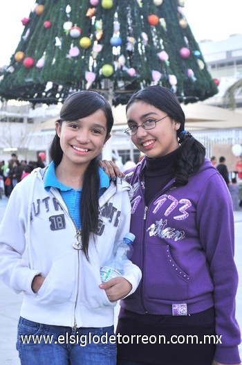 19122010 Perla Alvarado y Areli Castruita.